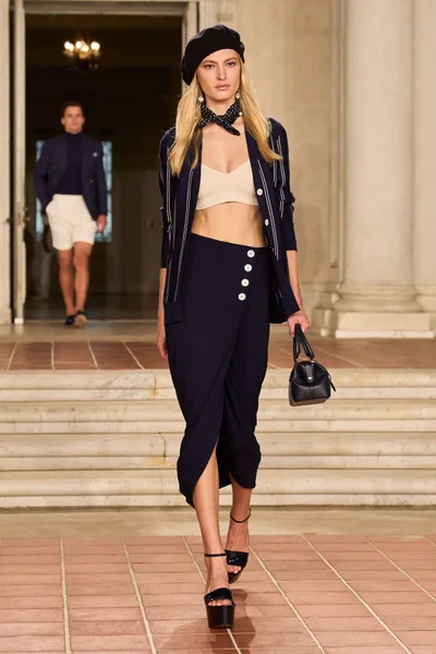 Look 46